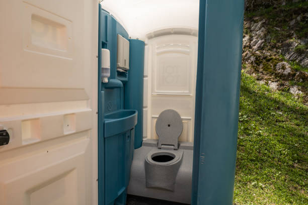 Best Temporary restroom rental  in Pinole, CA